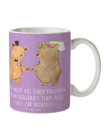 Mr. & Mrs. Panda Geschenktasse Unschlagbares Brautpaar mit Spruch in Lavendeltraum