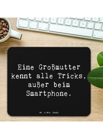 Mr. & Mrs. Panda Mauspad Großmutter Tricks mit Spruch in Schwarz