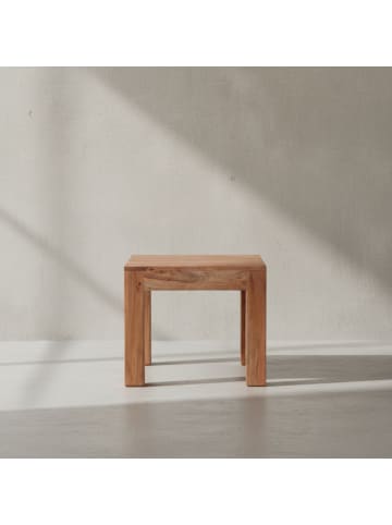 KADIMA DESIGN Beistelltisch MUMBAI Massiv-Holz 35 x 35 cm Wohnzimmer-Tisch in Akazie