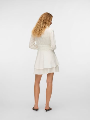 Vero Moda Mehrlagiges Kleid in Snow White