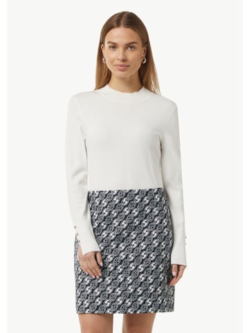 comma Rock in 59Q0_navy