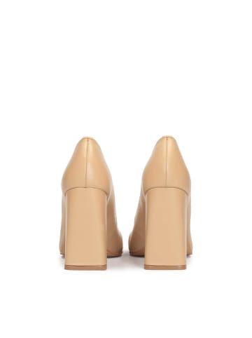 Kazar Pumps in Beige