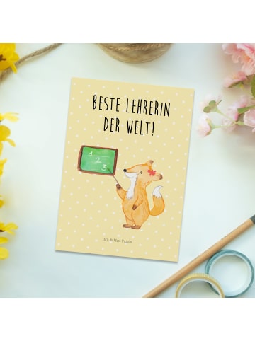 Mr. & Mrs. Panda Postkarte Fuchs Lehrerin mit Spruch in Gelb Pastell