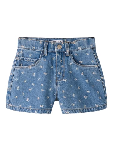 name it Shorts in Light Blue Denim