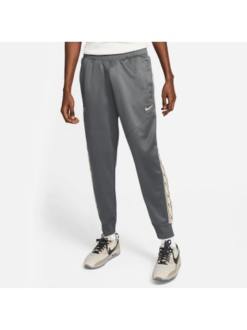 Nike Sportswear Jogginghose Repeat in dunkelgrau