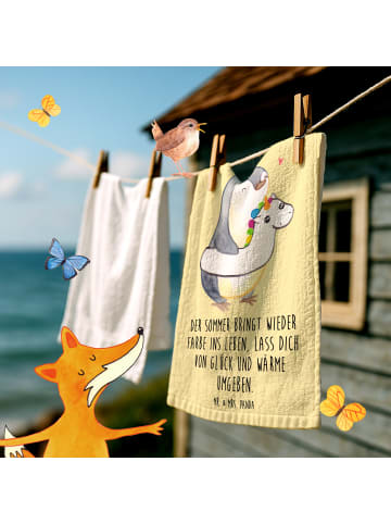 Mr. & Mrs. Panda Handtuch Sommerfarben mit Spruch in Gelb Pastell