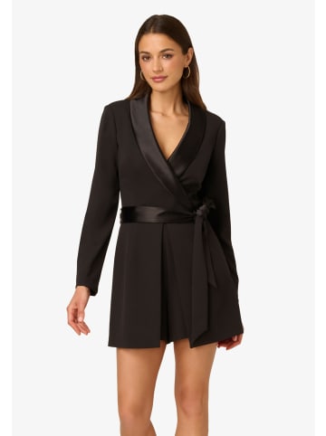 Adrianna Papell Smoking Jumpsuit Crepe Romper with Lapel in schwarz