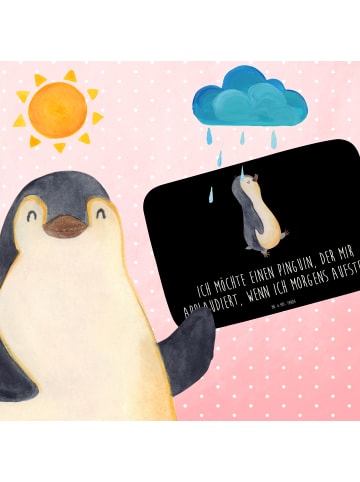 Mr. & Mrs. Panda Badteppich Pinguin mHerzieren mit Spruch in Schwarz