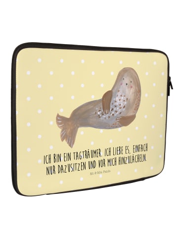 Mr. & Mrs. Panda Laptop Tasche Robbe Lachen mit Spruch in Gelb Pastell