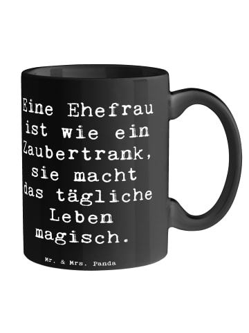 Mr. & Mrs. Panda Kaffeebecher Spruch Magische Ehefrau mit Spruch in Schwarz