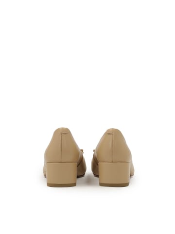 Kazar Pumps in Beige