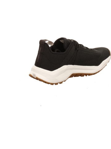 LOWA Wanderschuh in schwarz