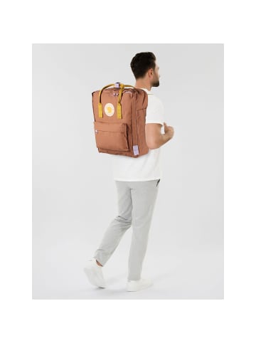 FJÄLLRÄVEN Kanken Daypack 36 cm in khaki dust-kantarell