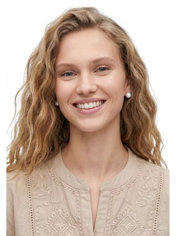 gaya Women Earrings in Silver