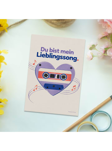 Mr. & Mrs. Panda Postkarte Kassette modern Design mit Spruch in Weiß