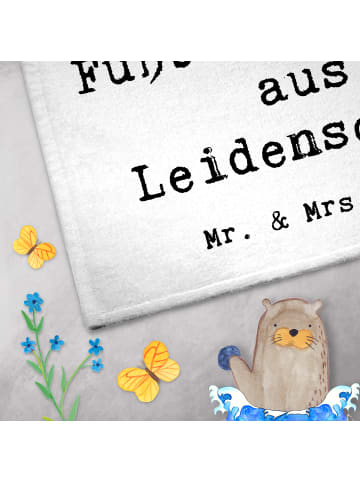 Mr. & Mrs. Panda Handtuch Fußballtrainer Leidenschaft mit Spruch in Weiß