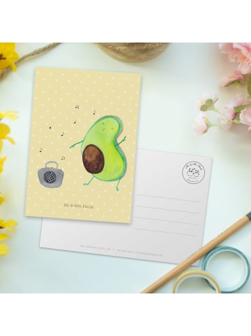 Mr. & Mrs. Panda Postkarte Avocado Tanzen ohne Spruch in Gelb Pastell