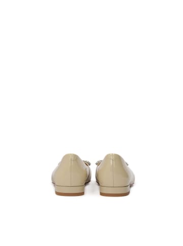 Kazar Pumps in Beige