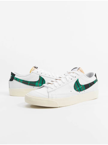 Nike Turnschuhe in stadium green/white/red