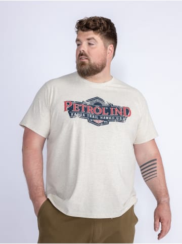 Petrol Industries T-Shirt mit Aufdruck in Plus Size Campfire in Weiß