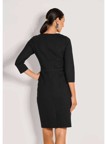 MADELEINE Schmales Jersey-Kleid mit Rundhals in schwarz