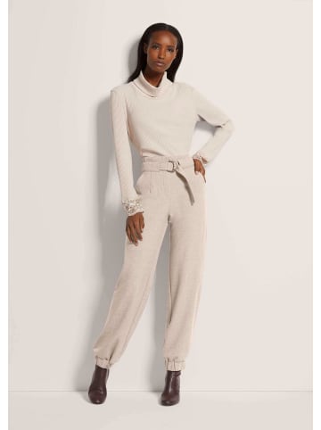 MADELEINE Lässige Damenhose mit Gürtel und Gummisaum in perlweiß