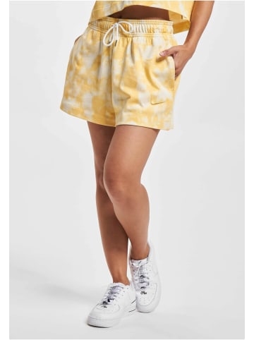 Nike Nike Shorts in yellow