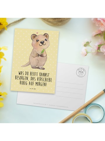 Mr. & Mrs. Panda Postkarte Quokka Happy mit Spruch in Gelb Pastell