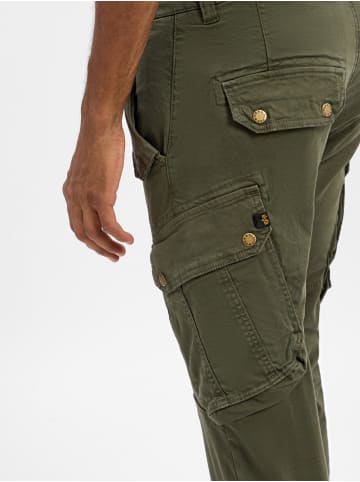 Alpha Industries Hose in oliv - 0012