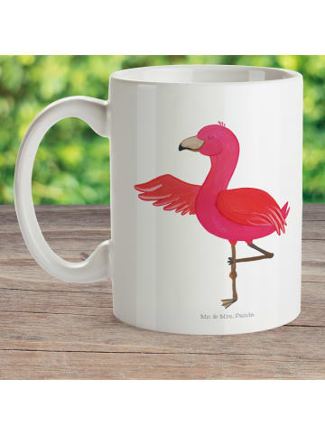 Mr. & Mrs. Panda Kindertasse Flamingo Yoga ohne Spruch in Weiß