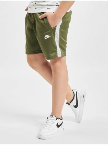 Nike Nike in medium olive/desert sand/white