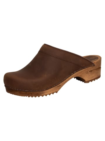 Clogs in antique braun