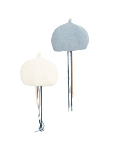 Crochetts Wanddekoration mit 2 Quallen in Hellblau und Weiß – (B)40 x (H)95 x (T)8 cm