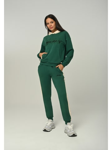 Tom Barron Trainingsanzug Women Regular Tracksuit With Embroidery Design in grün