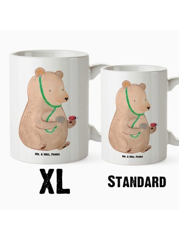 Mr. & Mrs. Panda XL Tasse Bär Arzt ohne Spruch in Weiß