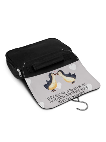 Mr. & Mrs. Panda Kulturtasche Pinguin Liebe mit Spruch in Grau Pastell