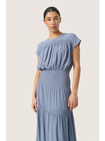Soaked in Luxury Kleid SLLayna Gerade Passform in Flint Stone