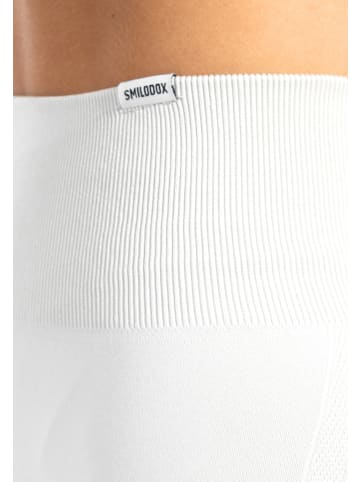 SMILODOX Shorts Issy Scrunch in Hellgrau