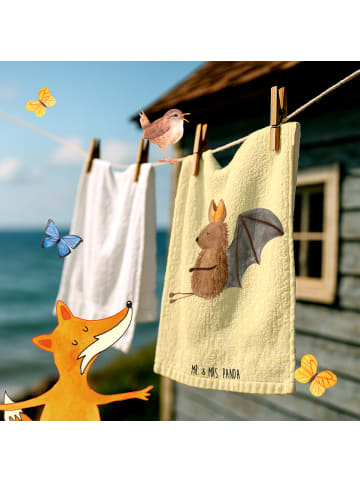 Mr. & Mrs. Panda Handtuch Fledermaus Sitzen ohne Spruch in Gelb Pastell