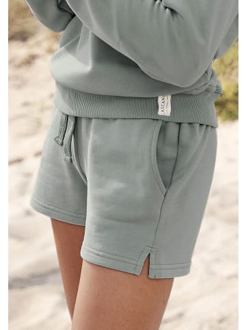 LASCANA Sweatshorts in salbeigrün