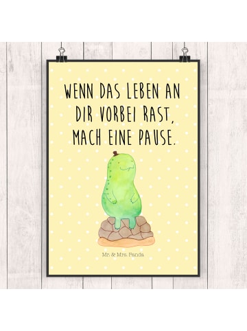 Mr. & Mrs. Panda Poster Schildkröte Pause mit Spruch in Gelb Pastell