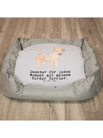 Mr. & Mrs. Panda Schlafplatz Border Terrier Moment mit Spruch in Grau Pastell
