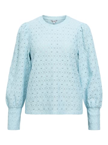 Object Oberteil in Winter Sky