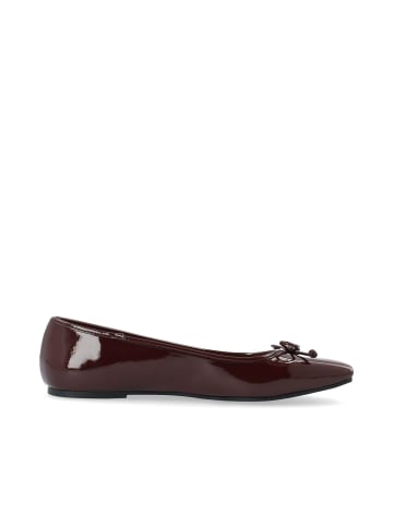 Bianco Ballerinas in BurgundyPatent