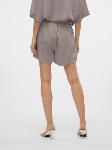 Vero Moda Shorts in Moon Rock