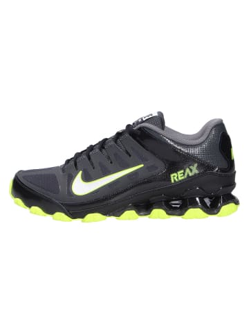 Nike Sneaker REAX 8 TR in schwarz