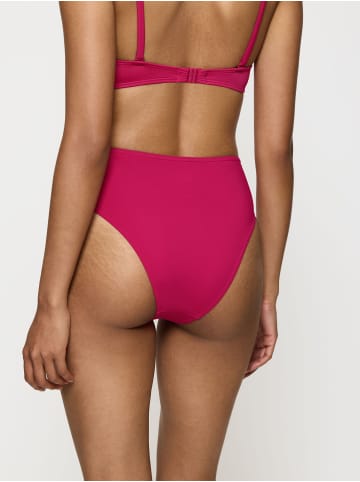 Triumph Bikini-Hose Summer Twist Highwaist brief in BERRY