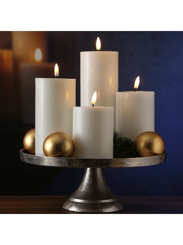Deluxe Homeart 4er Set LED Kerzen MIA Echtwachs Deluxe 4 Größen mit Batterien Fernb. In weiß