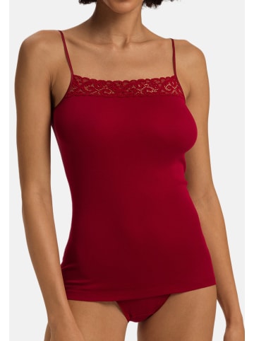 Hanro Spaghetti Top Moments in Red dahlia