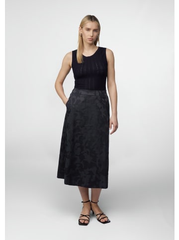 comma Rock in 59Q0_navy